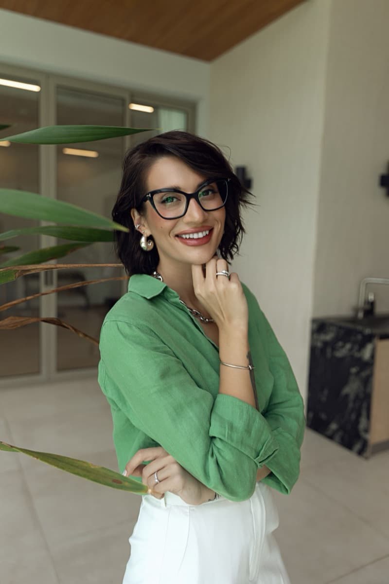 Lina, gerente de ventas en Invest Phuket